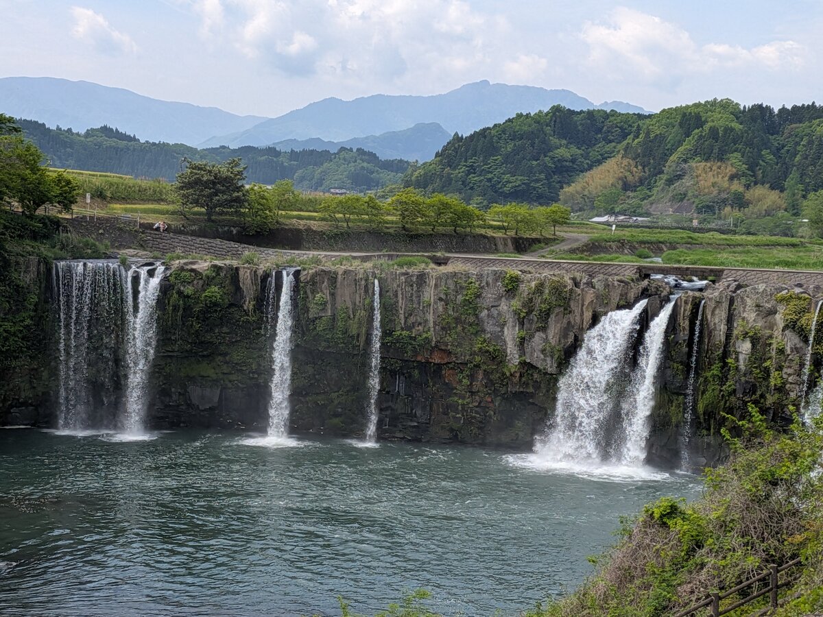 原尻の滝 遠景